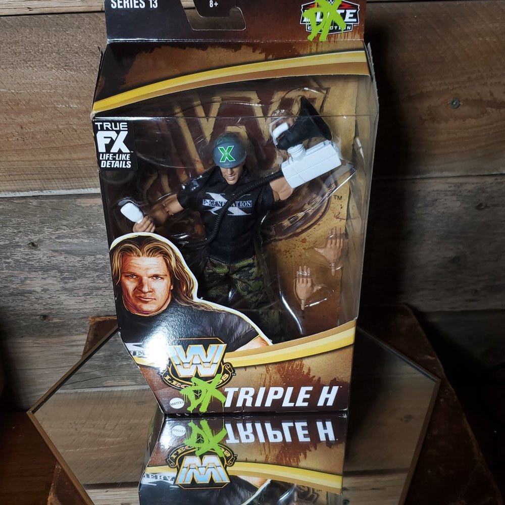 Mattel WWE Elite Legnds Triple H Series 13 Degeneration X Acton Figure NIB